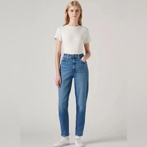 Nwt Levi’s High Waisted Mom Jeans